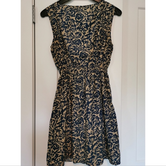 Midi Dress With Pockets - Picture 2 of 5